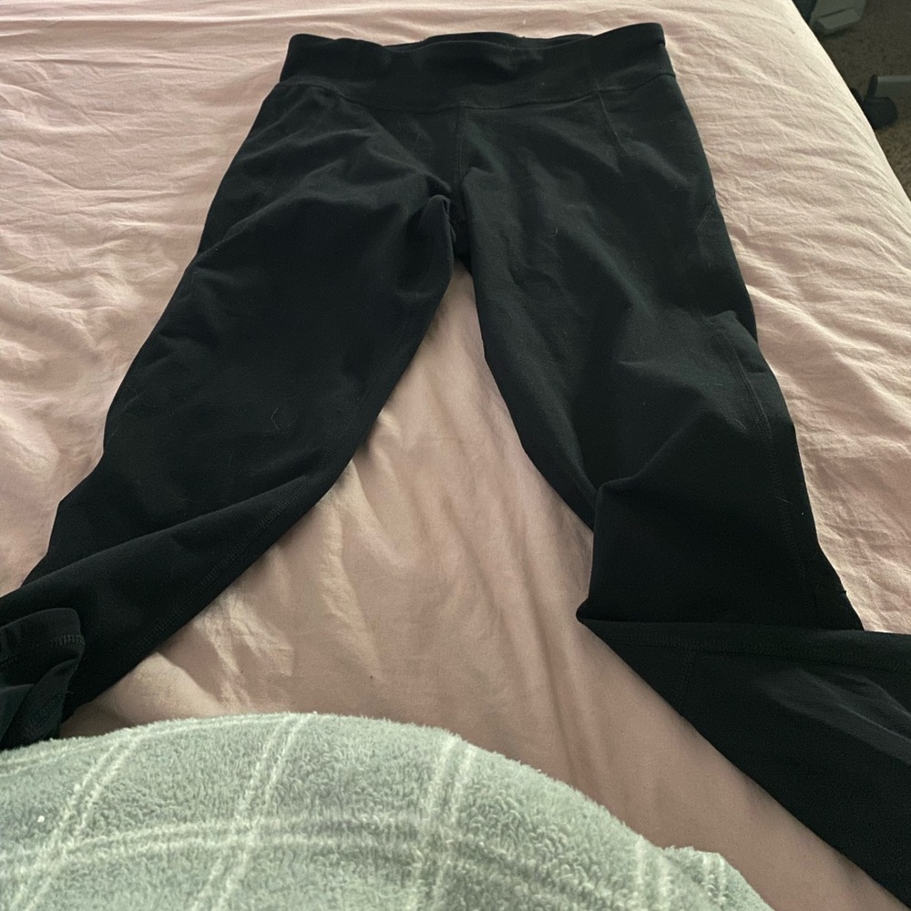 Black UnderArmour leggings